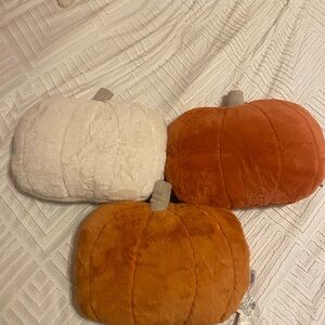 Cozy Pumpkin-Shaped Pillow Set - Cream and Orange
